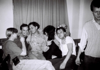 Zleva Petr Novotný, Jiří Wiche, Jiří Přibyl, Petr Hrabalik a Jiří Dvořák, Klub mládeže, Havlíčkův Brod, 1991