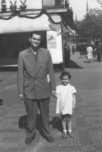 Sestra Miroslava Drozda s otcem