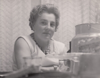 Anna Sazamová na své druhé svatbě v roce 1962