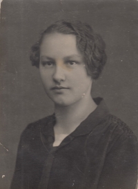 Maminka Anna Mayerová