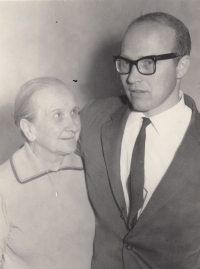 Pamětník s maminkou, 8. května 1966