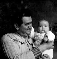 Sestra Miroslava Drozda s dědečkem