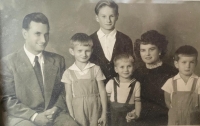 Josef Matoušek s rodinou