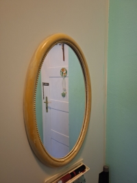 Zrcadlo, které přežilo bombardování