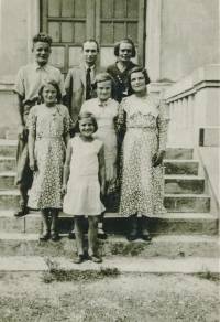 Rodina Vysloužilova, první polovina 30. let