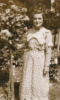 Maminka Božena Fréharová, rok 1935