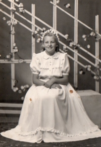 Jana při prvním svatém přijímání