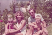 Petr Kalaš s rodinou v Kolumbii, 1978 - 1982