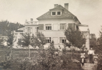 Vila pradědečka Václava Kouly ve Vysočanech, odhadem pamětníka 20. léta dvacátého století