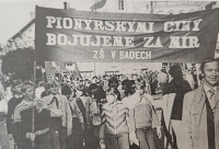 Demonstrace za mír ZŠ V Sadech