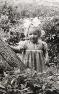 Jana Karpíšková roku 1941