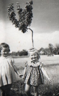 Jana Karpíšková roku 1942