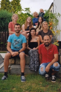 Alena Groulíková s vnoučaty, rok 2020