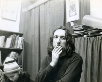 Bohumír Slavík a Jana Veselá v antikvariátu Dlážděná 5, Vánoce 1980