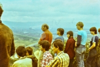 Naděžda Gutzerová pořádala s přáteli z hnutí Brontosaurus tábory v Krušných horách, exkurze do zasažených oblastí 