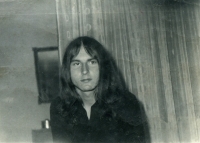 Maturant s dlouhými vlasy, 1971