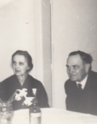 Rodiče Karla Groulíka, rok 1957