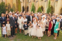 Svatba nejmladšího syna Lukáše, Alena Groulíková pátá zleva v druhé řadě, rok 2012