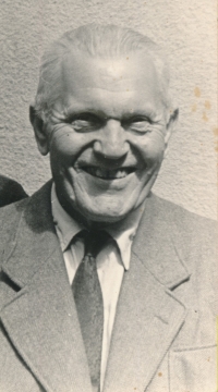 Antonín Hrnčíř, ovocnář, děd Jiřího Strádala z matčiny strany po propuštění z vězení, 1957