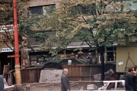 Fotografie z Václavského náměstí během invaze vojsk Varšavské smlouvy