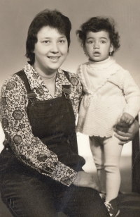 Gabriela a Markéta, adoptivní dcery manželů Mestlových