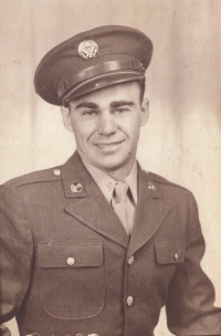 Ernest Plouff, otec Almy Mestlové