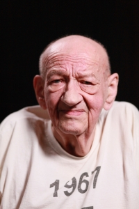 Bohuslav Matyáš při natáčení pro Paměť národa v roce 2024