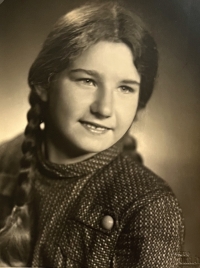 Jaroslava Hazlbachová-Nehasilová, matka Václava Nehasila, 1945