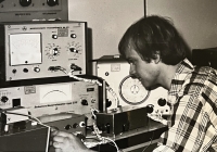 Václav Nehasil pracuje na diplomové práci, 1981