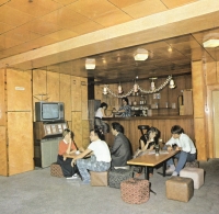 Klub F v kampusu Vysoké školy zemědělské v Praze-Suchdole, ve kterém připravovala pamětnice program v letech 1987-1989