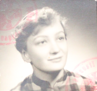 Marie Šolleová, druhá polovina padesátých let, fotografie z výkazu o studiu