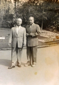 Otec Alois Slavický se svým bratrem Jaroslavem Slavickým, který byl několik let vězněn komunistickým režimem