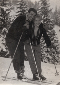 Pamětnice s hercem z bratislavského divadla, 1956