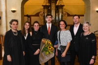 Helena Pojarová (první zprava) na promoci vnuka Šimona, s rodinou, 2024