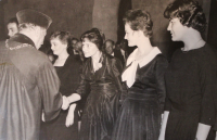Marie Šolleová (první žena zleva), Jarmila Rašková, Helena Klímová, Karolinum Praha, 1960