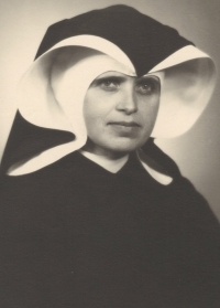 Teta Marta Venclová, sr. Maxensie, v době vstupu do řádu, 1942