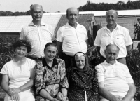 Nahoře zleva bratři Josef, Jan, Emil, dole zleva sestry Emila Drastíka Anežka a Marie, teta Anežka a bratr Mikuláš