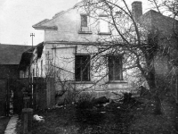 Rodný dům Emila Drastíka poničený válkou