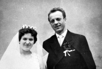 Svatební snímek Heleny a Emila Drastíkových, 1963