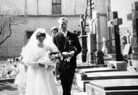 Svatební snímek Heleny a Emila Drastíkových, 1963