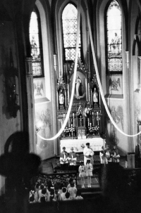 Interiér kostela Nanebevzaté Panny Marie v Kobeřicích