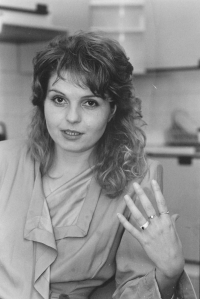 Petra Procházková v redakci Květy, 1989