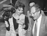 Petra Procházková při setkání s obhájcem lidských práv Sergejem Kovaljovem, Praha, 1995