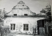 Chalupa v Bušanovicích u Strakonic, kam byla rodina Václava Bumbálka vystěhována 