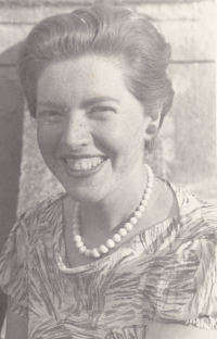 Maminka na léčení v Karlových Varech, 1958