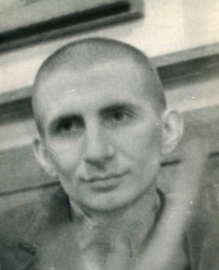 Václav Peřich před maturitou, 1964