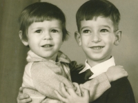 Sourozenci Eliška a Jan Meissnerovi, cca 1967