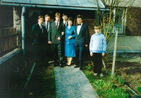 Synové a manželka Antonína Trávníčka, zleva Martin, Antonín, Jaroslav, Pavel, Tomáš, duben 1992