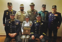 Členové Klubu vojenské historie Rakovník při setkání v Malinové, rok 2012 