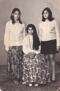 Marija Horňak se svými sestřenicemi